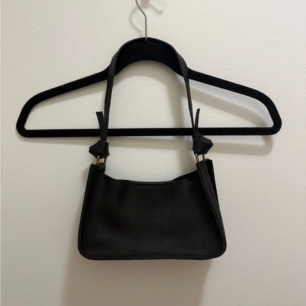 The Sydney Shoulder Bag - Picture 3 of 6